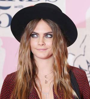 Cara Delevingne strips to celebrate 10 million Instagram followers