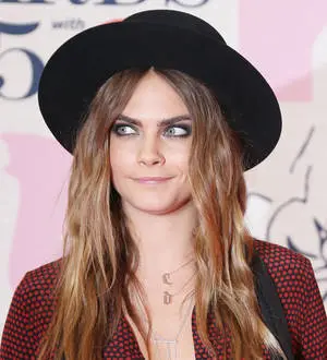 Cara Delevingne strips to celebrate 10 million Instagram followers