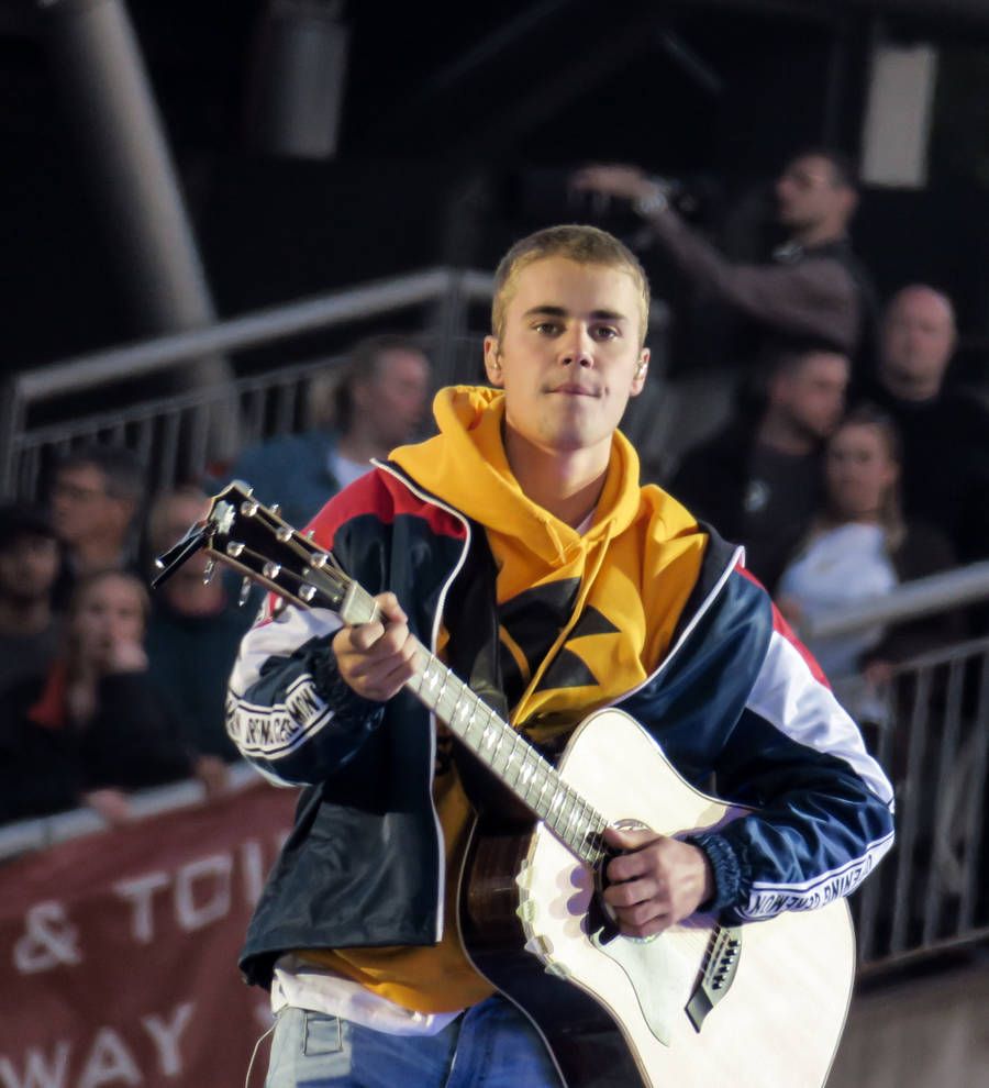 Justin Bieber banned from China over his 'bad behaviour'