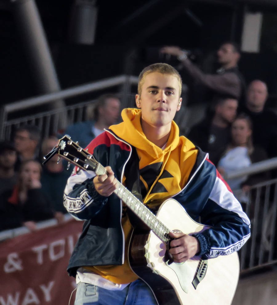 Justin Bieber banned from China over his 'bad behaviour'