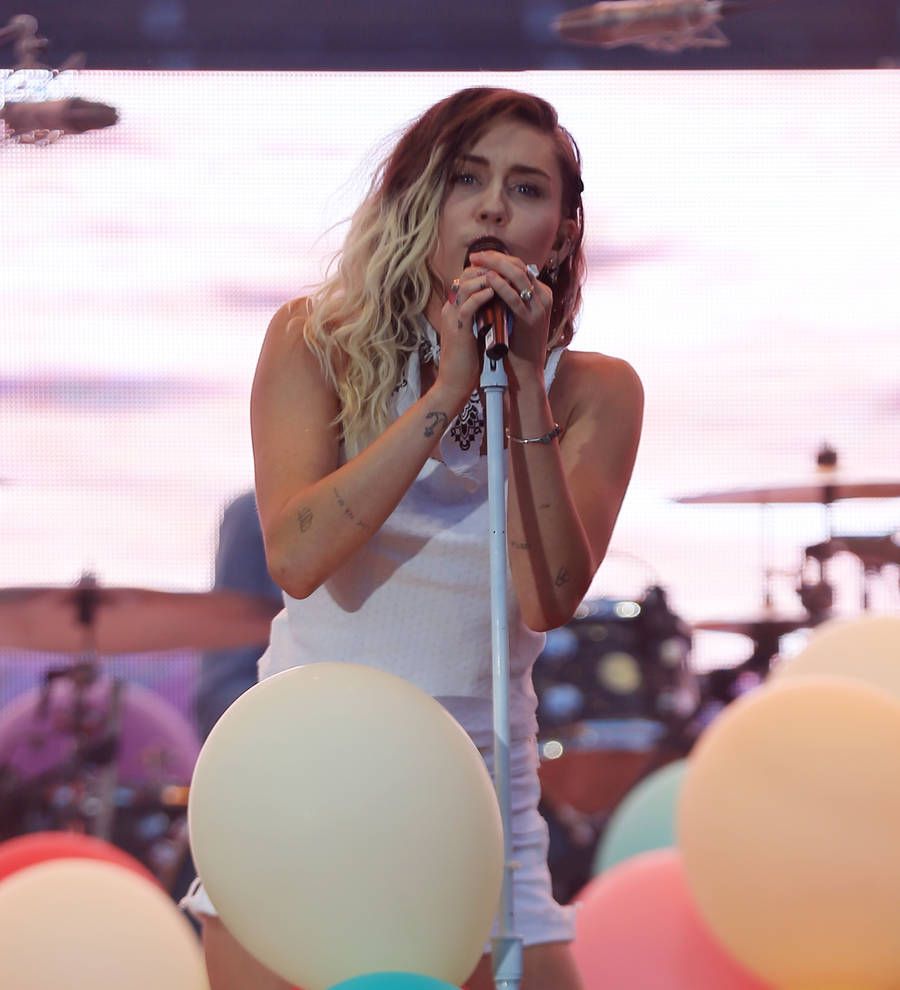 Miley Cyrus is a nervous wreck before live performances