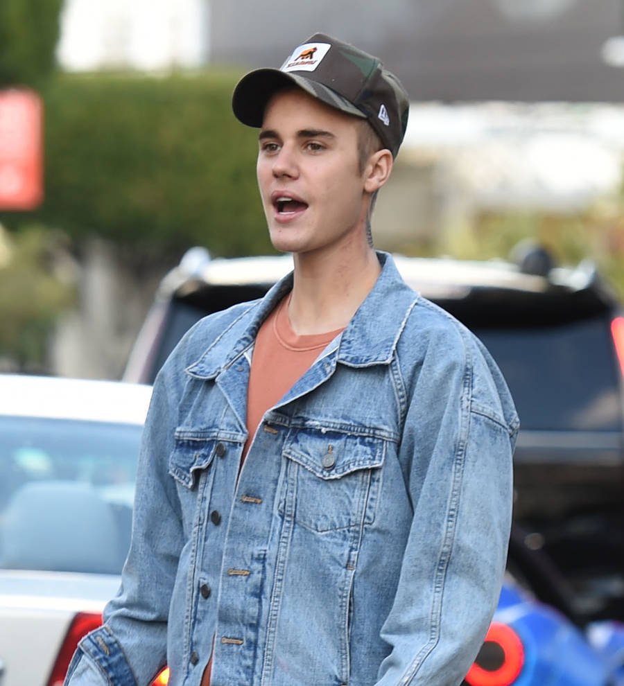 Lewis Hamilton celebrates Grand Prix win with Justin Bieber