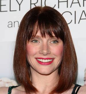 Bryce Dallas Howard in talks to star in Jurassic World