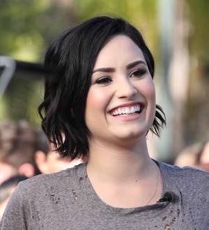 Wilmer Valderrama surprises Demi Lovato at charity concert