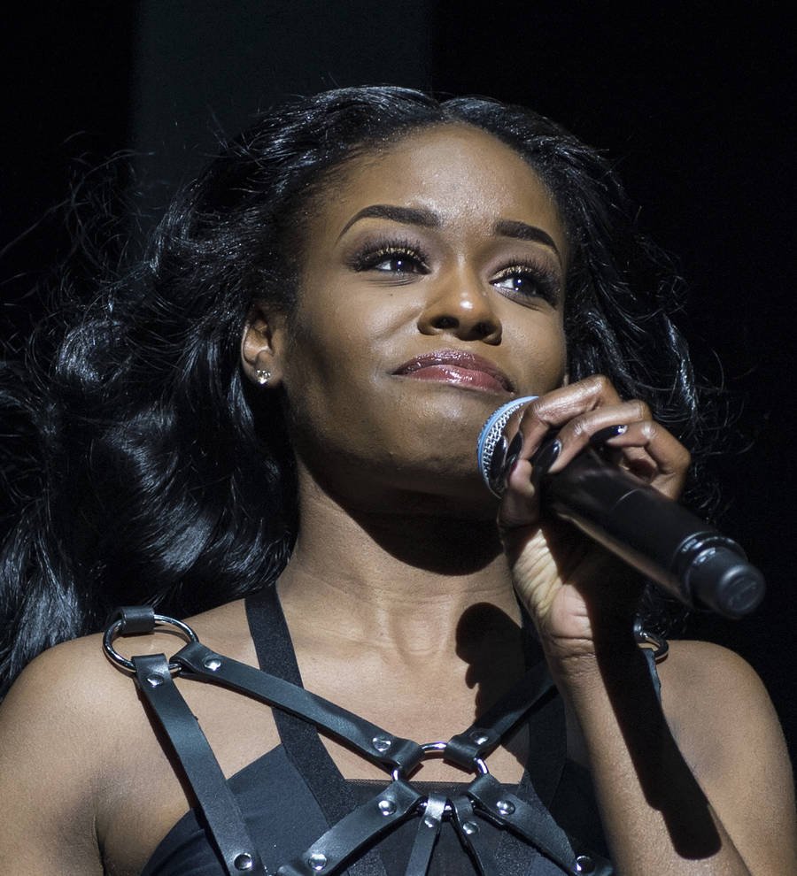 Azealia Banks tearfully talks about alleged Russell Crowe altercation