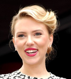 Scarlett Johansson set for Christmas on Broadway