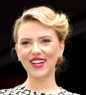 Scarlett Johansson set for Christmas on Broadway