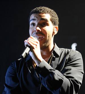 Drake sparks romance rumors with Rita Ora