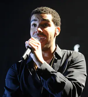 Drake sparks romance rumors with Rita Ora