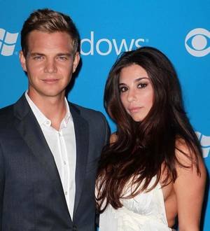 Taylor Handley marries