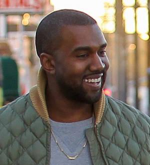 Kanye West calls for publicity blackout during concert