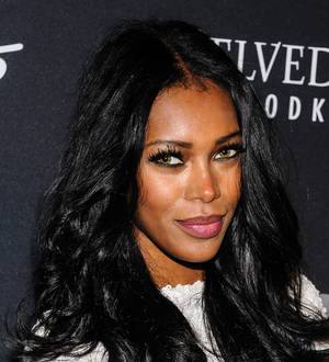 Jessica White signs record deal
