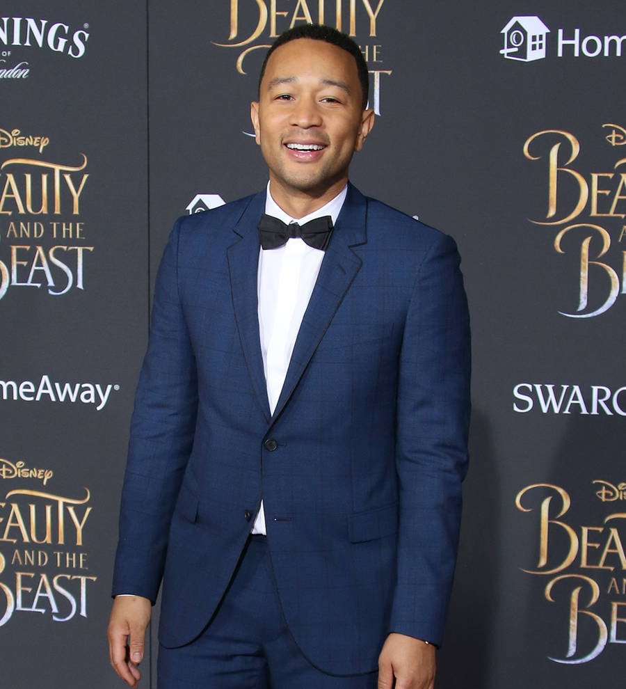 John Legend clarifies stolen luggage reports