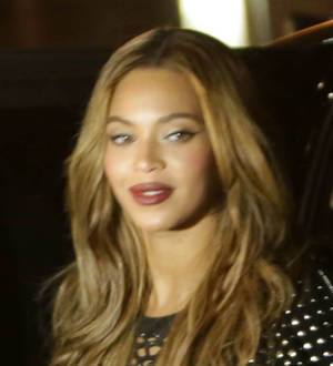Beyonce urges fans to donate to Baltimore clean-up effort