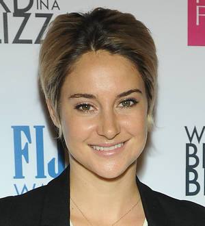 Shailene Woodley and Jennifer Lawrence win top honors at People's Choice Awards