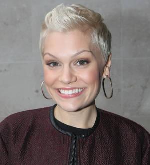 Jessie J brands pop stars two-faced