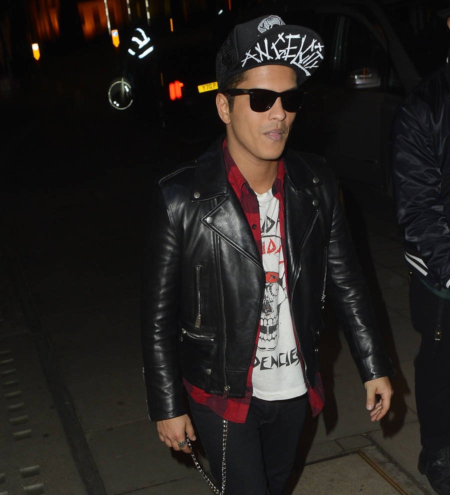 Bruno Mars brands Adele a 'diva' after collaboration