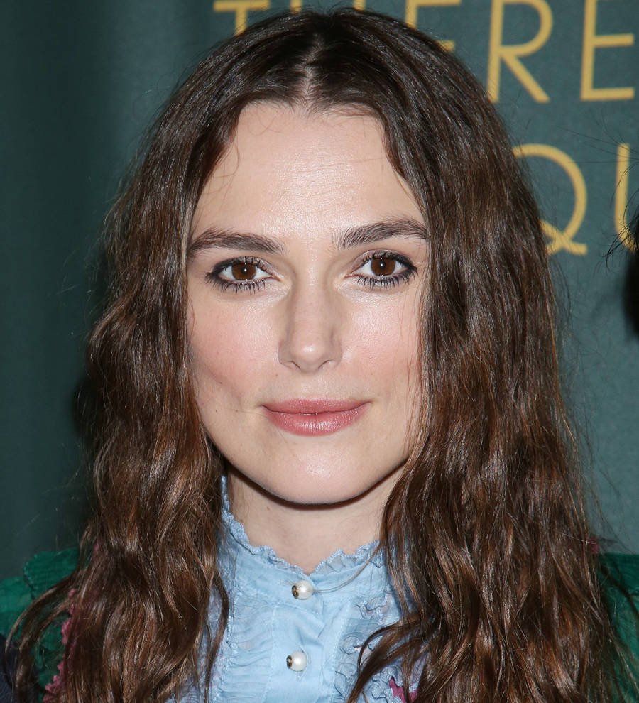 Keira Knightley sprained wrist on stage