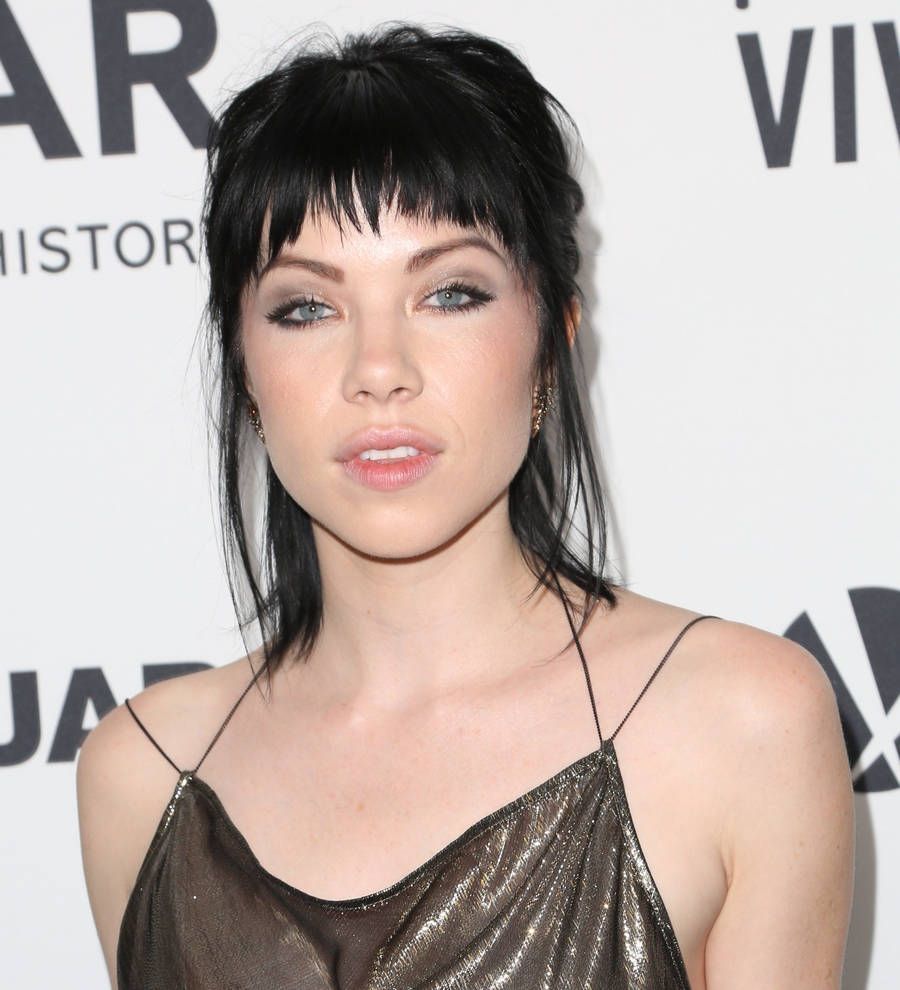 Carly Rae Jepsen revamps Full House theme tune for spin-off
