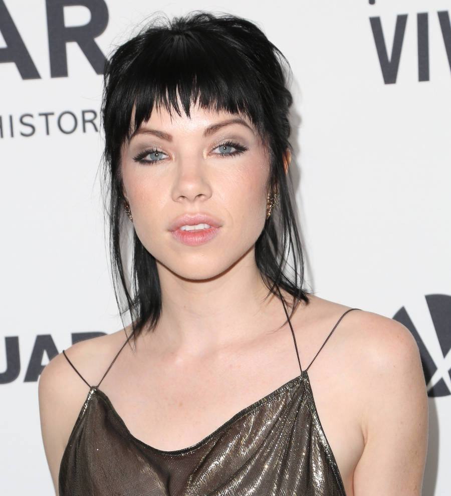 Carly Rae Jepsen cancels Bucharest concert after nightclub horror