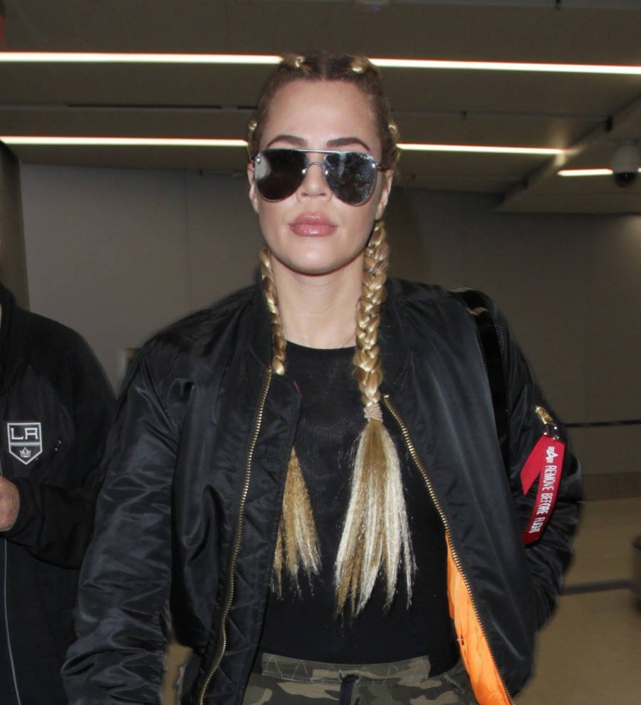 Khloe Kardashian celebrates Odom name drop with surprise cake