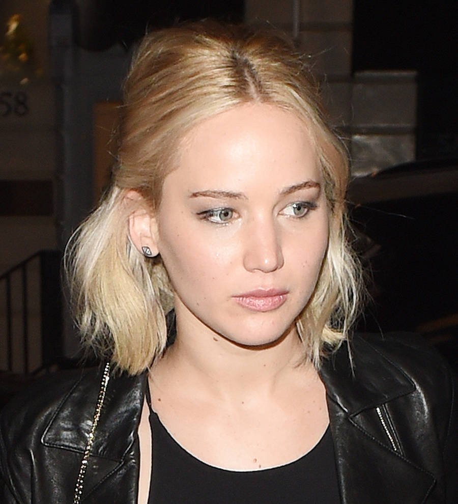 Bradley Cooper taught Jennifer Lawrence to mop for Joy