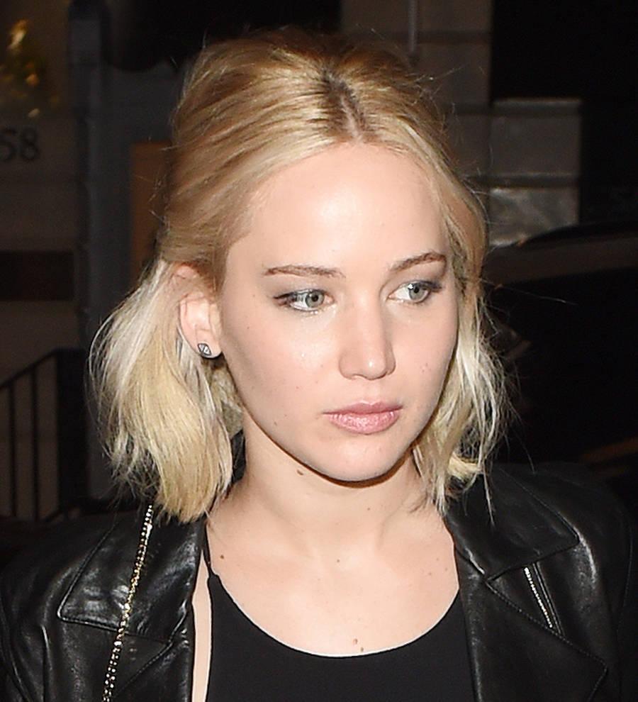 Bradley Cooper taught Jennifer Lawrence to mop for Joy