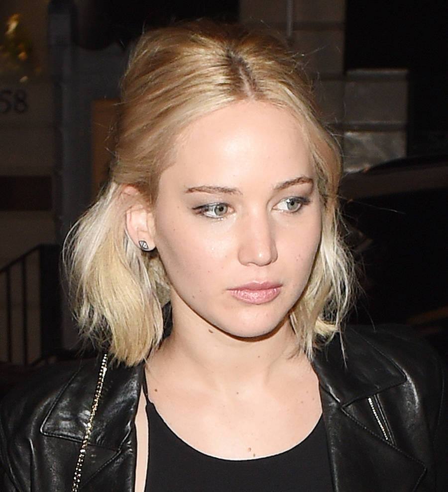 Bradley Cooper taught Jennifer Lawrence to mop for Joy