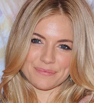 Sienna Miller auctioning clothes for charity