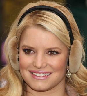 Jessica Simpson to sing for military