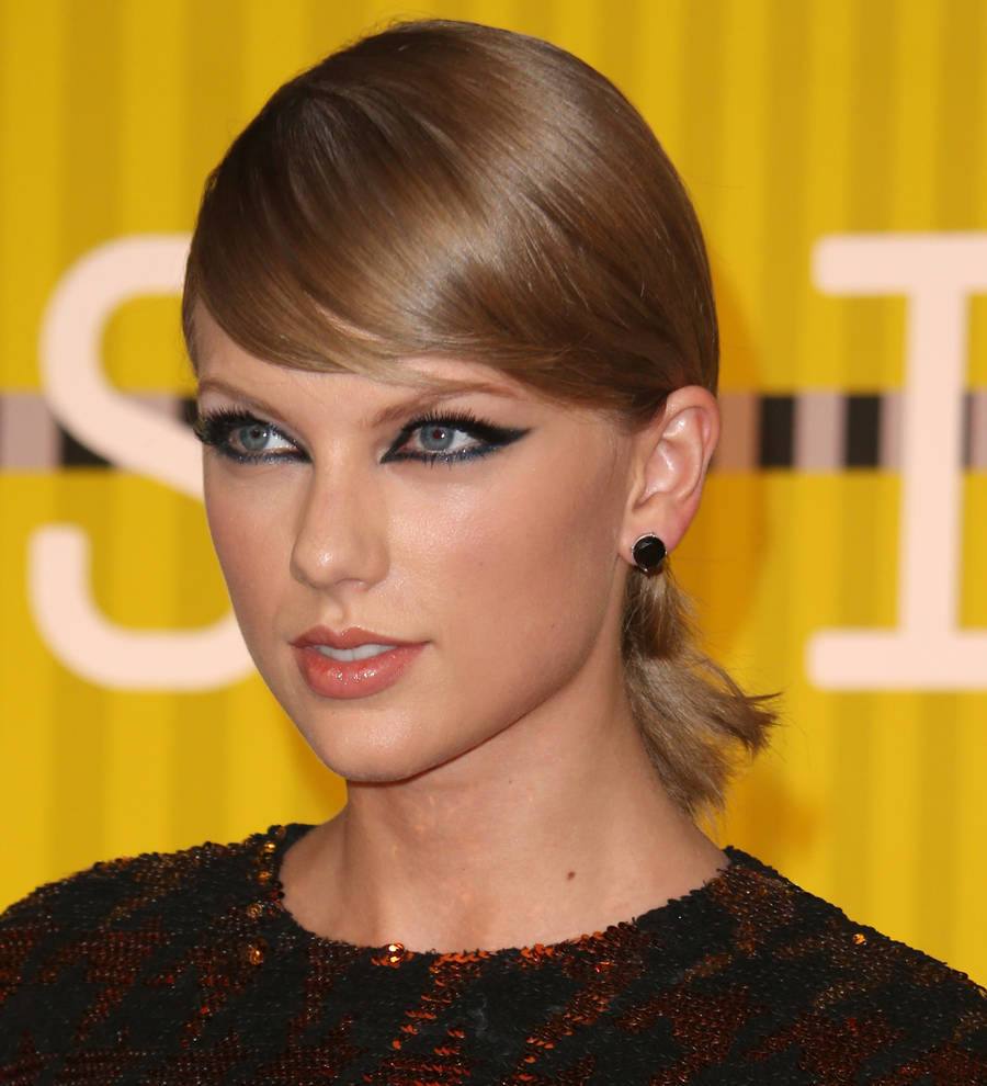 Taylor Swift's rep blames media for arrest