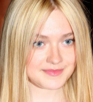 Dakota Fanning moves to New York for college