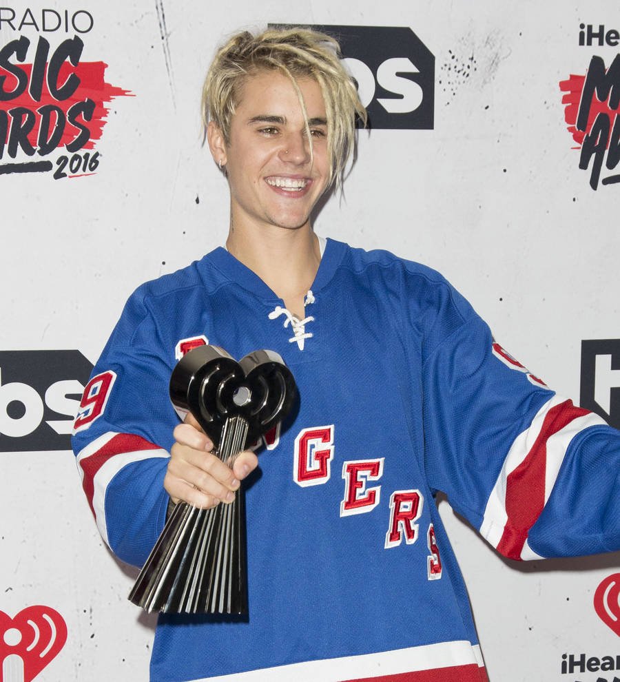 Justin Bieber defends dreadlocks amid hair backlash