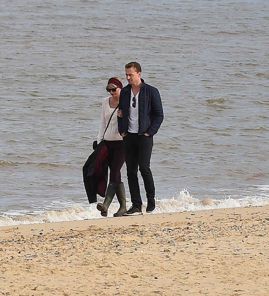 Tom Hiddleston determined to be 'authentic' with Taylor Swift