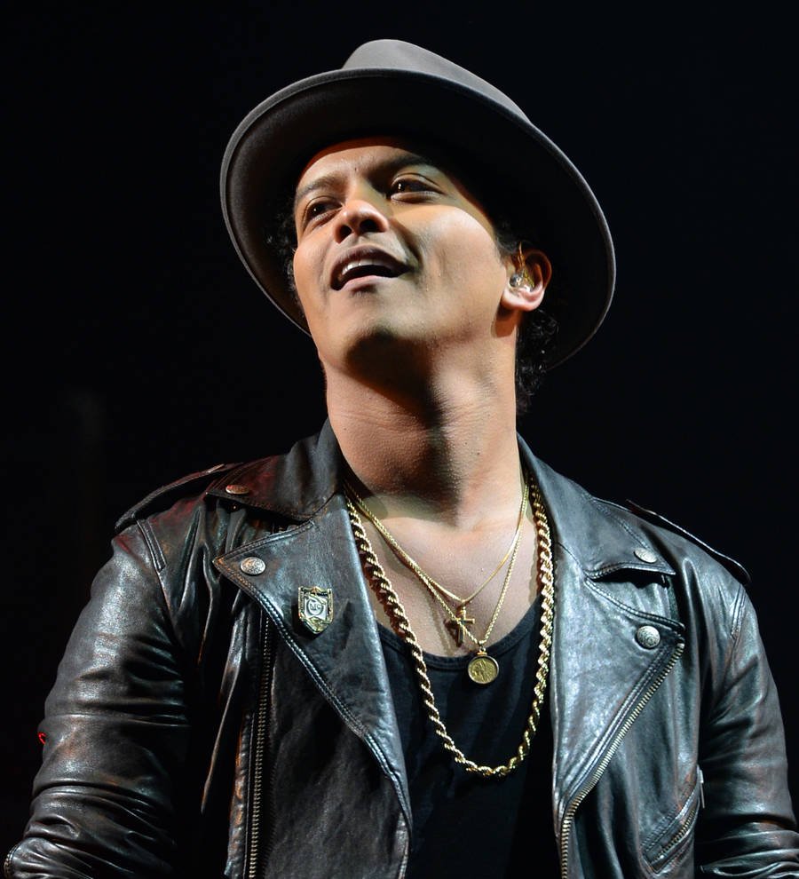 Bruno Mars favorite for Super Bowl return