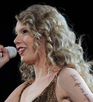 Taylor Swift launches perfume