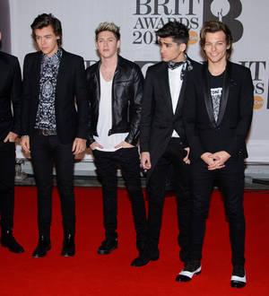 One Direction in talks to collaborate with Pele