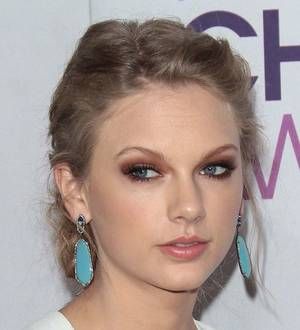 Taylor Swift enjoys lunch with cancer-stricken fan