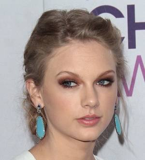 Taylor Swift enjoys lunch with cancer-stricken fan