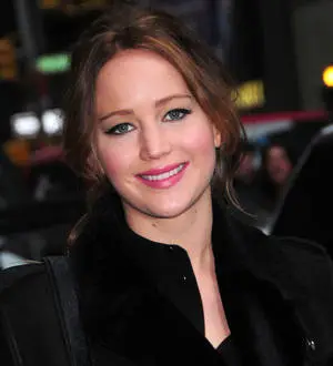 Jennifer Lawrence takes aim at Oscar rivals on Saturday Night Live