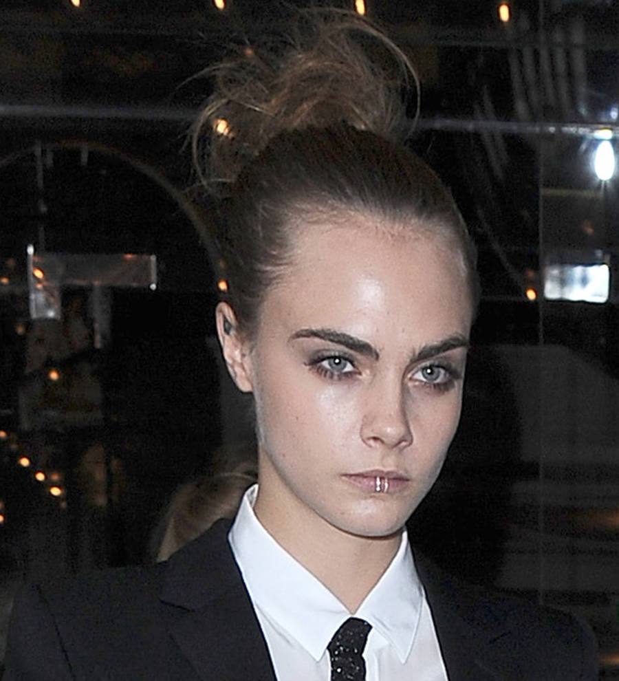 Kate Moss and Cara Delevingne hate toilet talk with fans