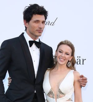 Kylie Minogue splits from boyfriend