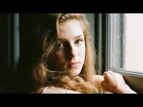 Birdy Performs Her HUNGER GAMES Song!