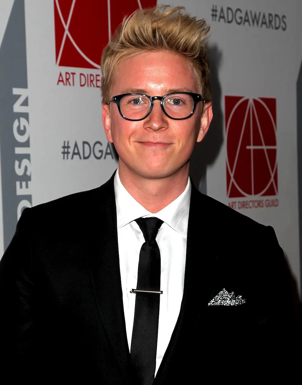Tyler Oakley Releases Trailer for His Documentary 'Snervous'!