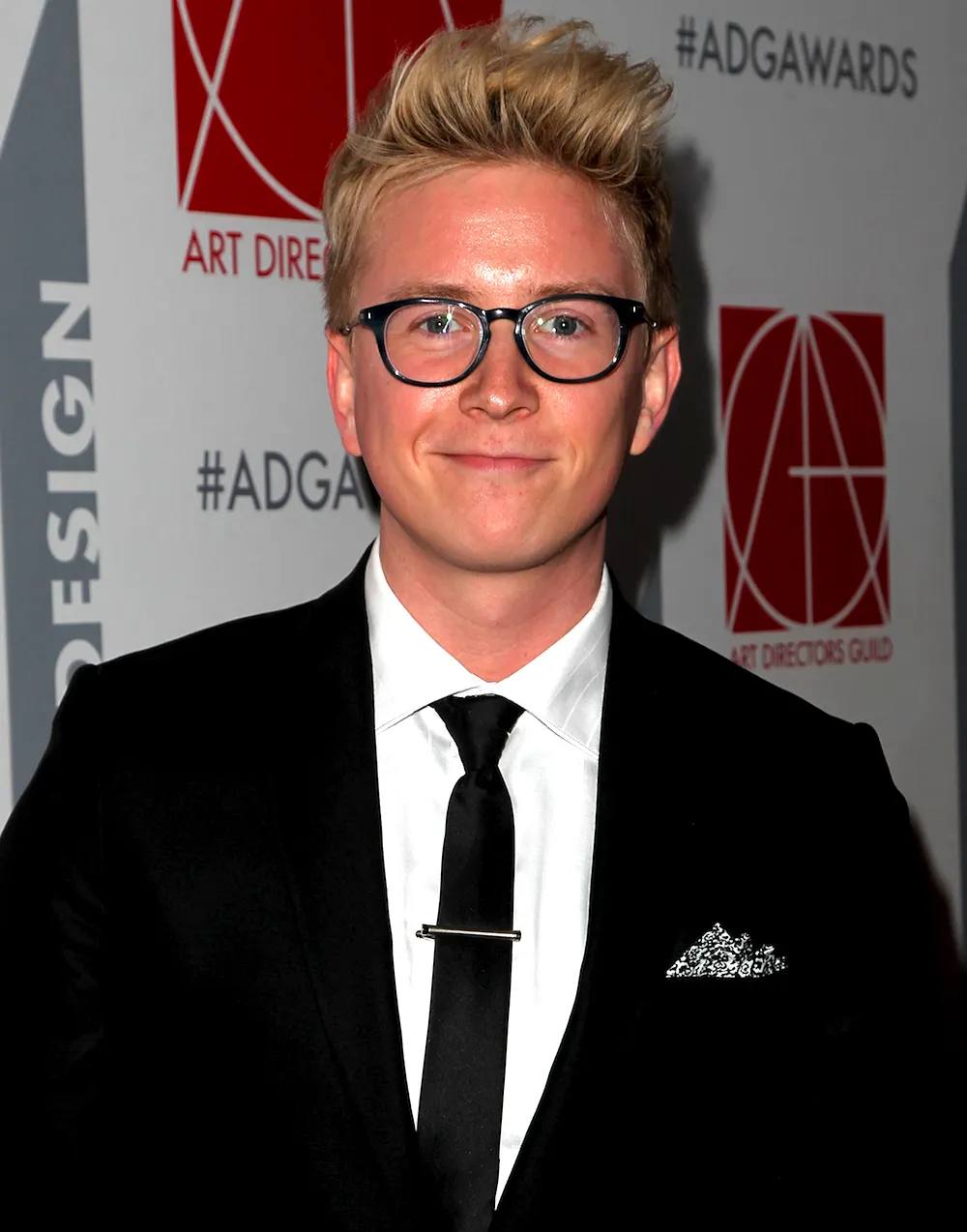 Tyler Oakley Releases Trailer for His Documentary 'Snervous'!