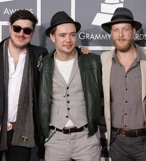 Mumford & Sons bring bagpipe player on stage at T in the Park