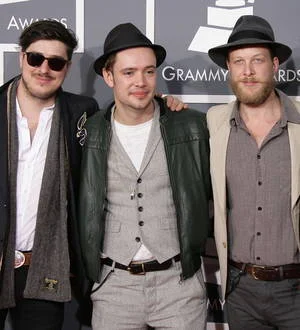 Mumford & Sons bring bagpipe player on stage at T in the Park