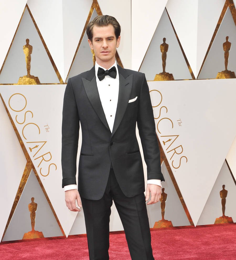 Andrew Garfield makes surprise appearance at drag queen revue