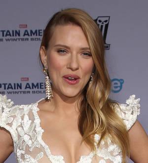 Scarlett Johansson: "It's irresponsible to involve actors in Woody Allen controversy"