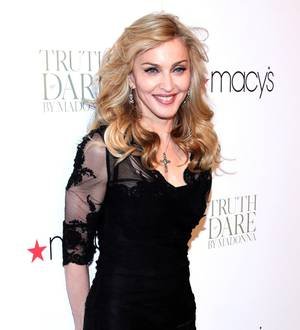 Madonna visits Sandy volunteers